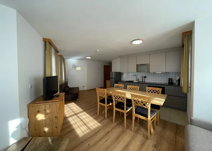 هوبيرتوشوف فيرينفونونغن * جيرلوس