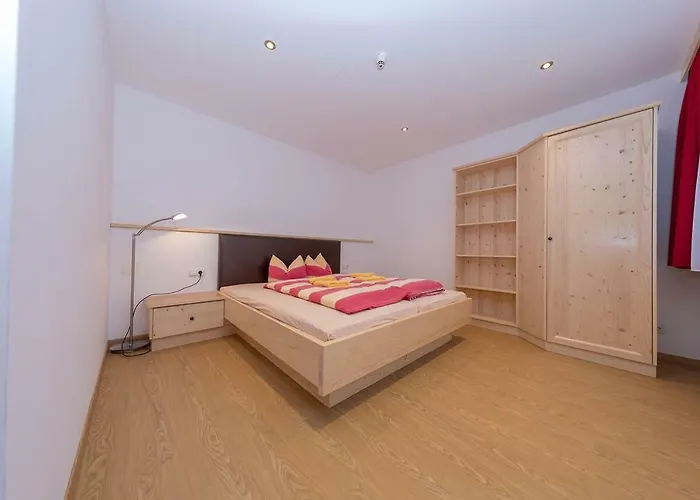 هوبيرتوشوف فيرينفونونغن * جيرلوس